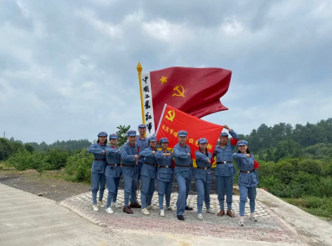 傳承紅色基因“陽光向黨 培文獻(xiàn)禮”黨史學(xué)習(xí)教育主題黨日活動